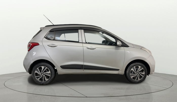 2017 Hyundai Grand i10 SPORTZ (O) 1.2 KAPPA VTVT, Petrol, Manual, 82,076 km, Right Side View
