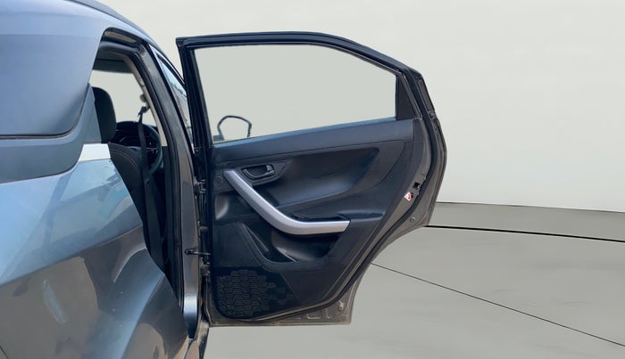 2022 Tata NEXON XM SUNROOF PETROL, Petrol, Manual, 21,703 km, RHS Rear Door