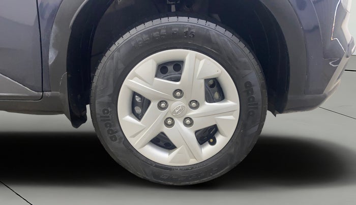 2020 Hyundai VENUE S 1.2, Petrol, Manual, 17,485 km, Right Front Wheel