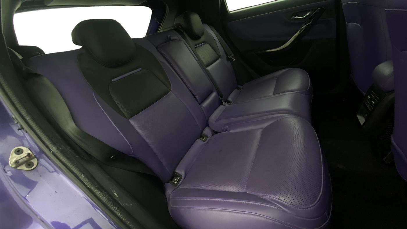 2023 Tata NEXON FEARLESS PURPLE + SUNROOF DUAL TONE 1.2 PETROL, Petrol, Manual, 26,036 km, Right Side Rear Door Cabin