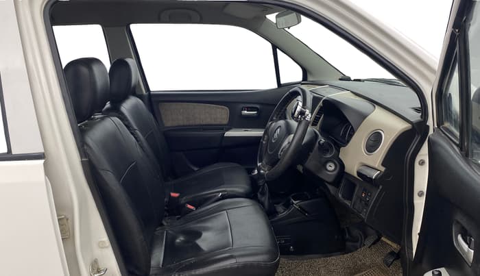 2015 Maruti Wagon R 1.0 VXI, Petrol, Manual, 68,413 km, Right Side Front Door Cabin
