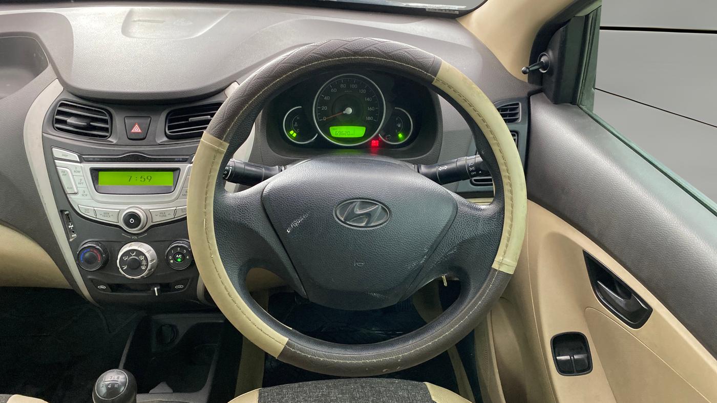 2017 Hyundai Eon MAGNA +, Petrol, Manual, 69,619 km, Steering Wheel Close Up