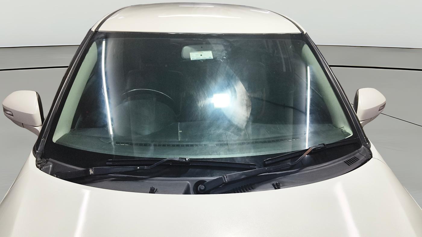 2017 Maruti Swift VXI, Petrol, Manual, 71,239 km, Front Windshield