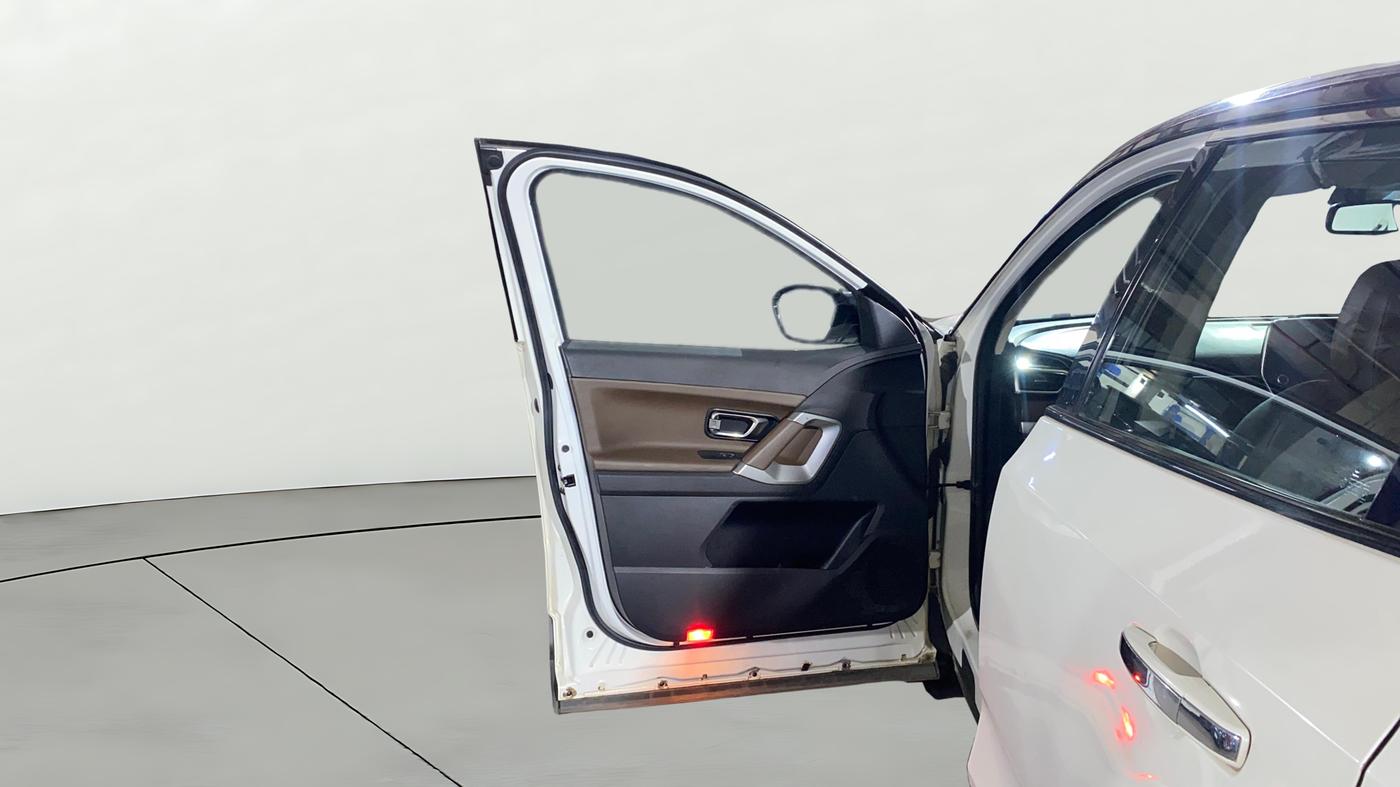 2021 Tata Harrier XZA PLUS 2.0L, Diesel, Automatic, 80,367 km, LHS Front Door