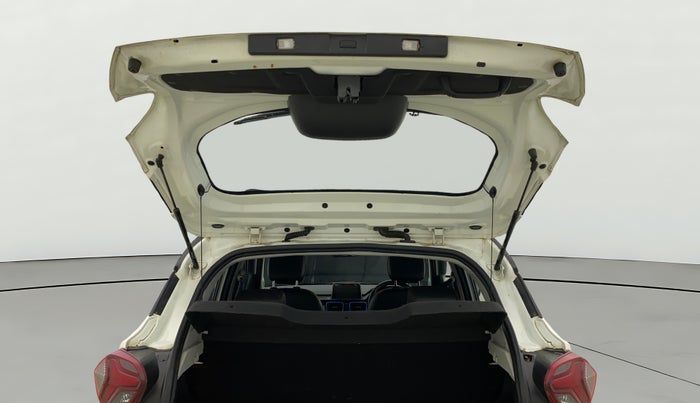 2022 Tata PUNCH CREATIVE  MT, Petrol, Manual, 13,236 km, Boot Door Open