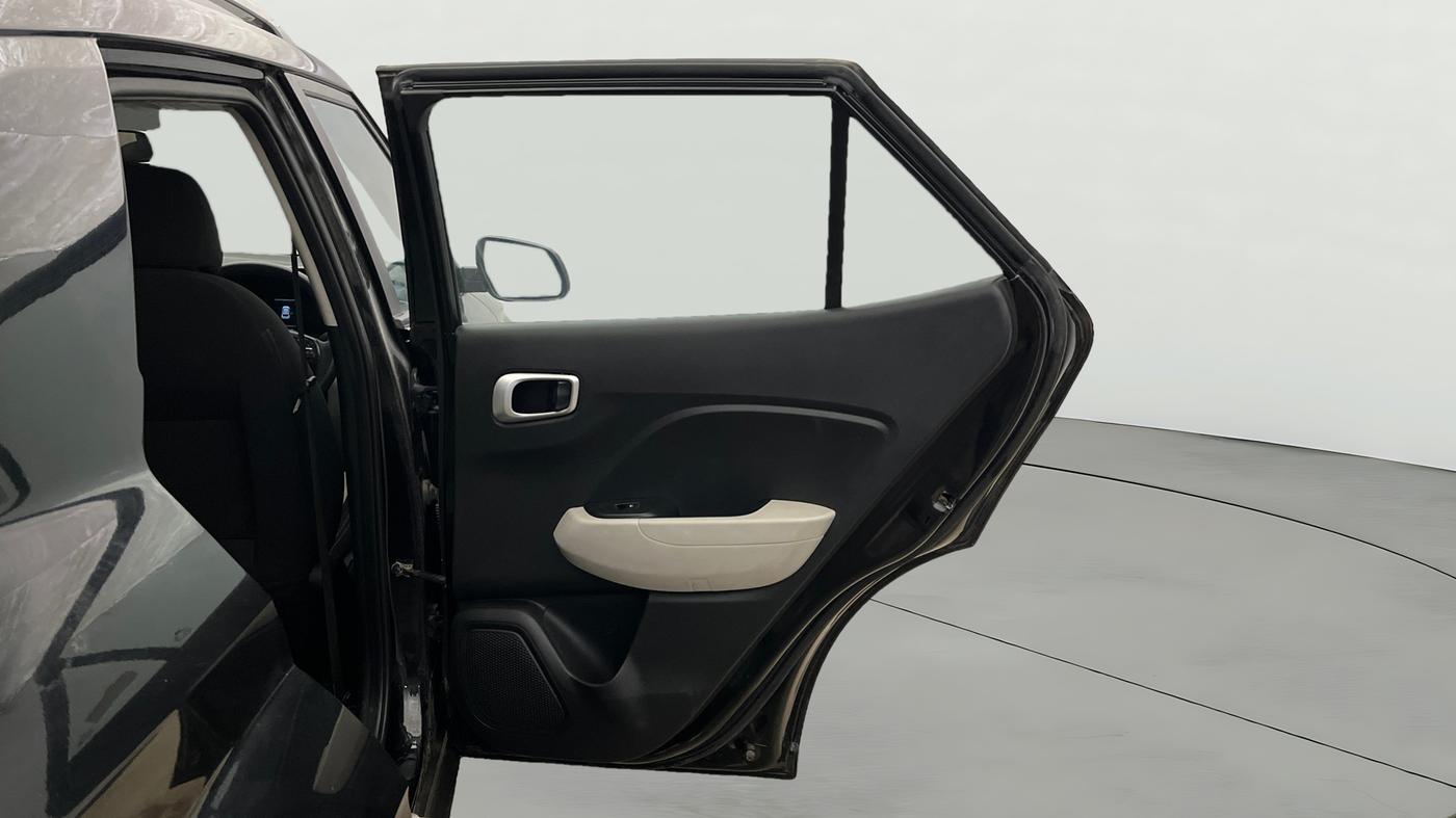 2022 Hyundai VENUE S 1.2, Petrol, Manual, 32,325 km, RHS Rear Door