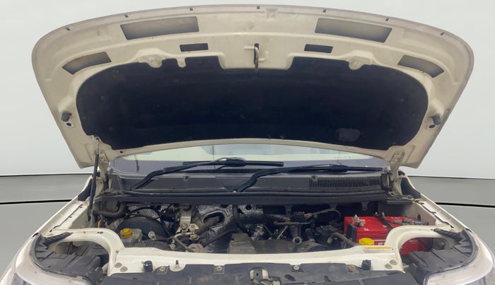 2017 Mahindra TUV300 T6 PLUS, Diesel, Manual, 30,609 km, Open Bonet