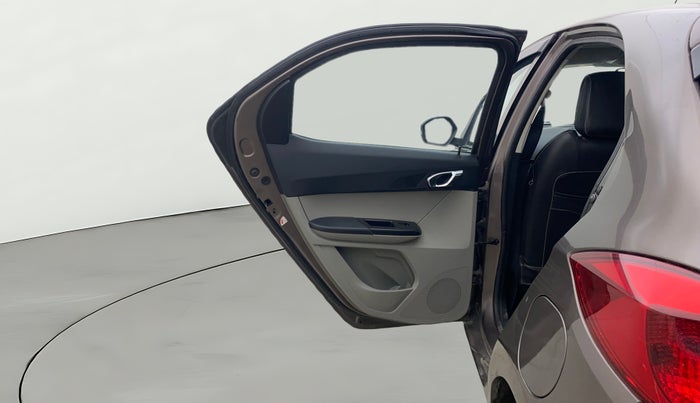 2018 Tata Tiago XZ PETROL, Petrol, Manual, 31,783 km, LHS Rear Door