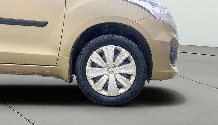 2016 Maruti Ertiga VXI, Petrol, Manual, 79,951 km, Right Front Wheel