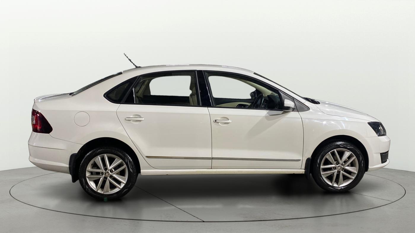 2019 Skoda Rapid STYLE 1.6 MPI AT, Petrol, Automatic, 10,242 km, Right Side View