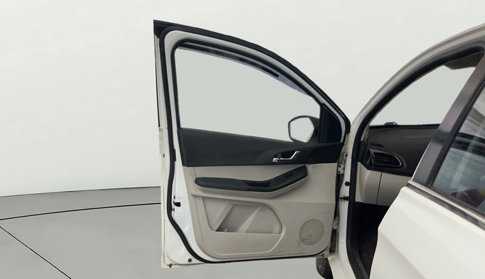 2023 Tata Tiago XZ PLUS CNG, CNG, Manual, 34,587 km, LHS Front Door