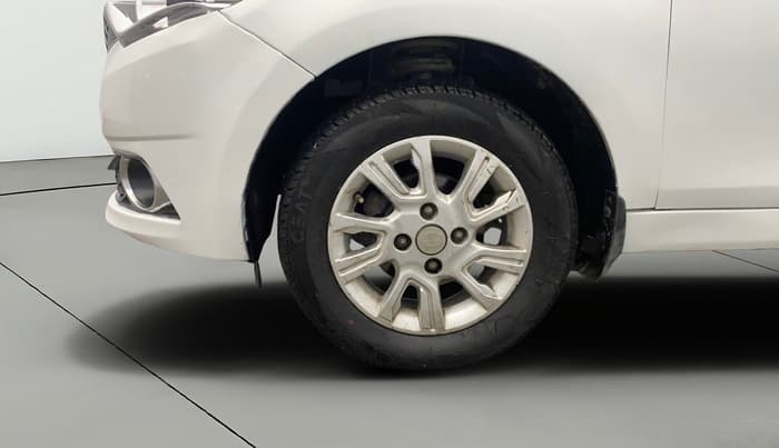2017 Tata Tiago XZA PETROL, Petrol, Automatic, 79,891 km, Left Front Wheel