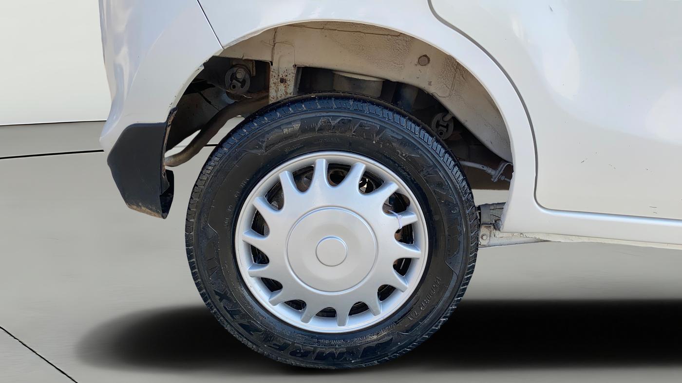 2018 Maruti Alto 800 LXI, Petrol, Manual, 95,214 km, Right Rear Wheel