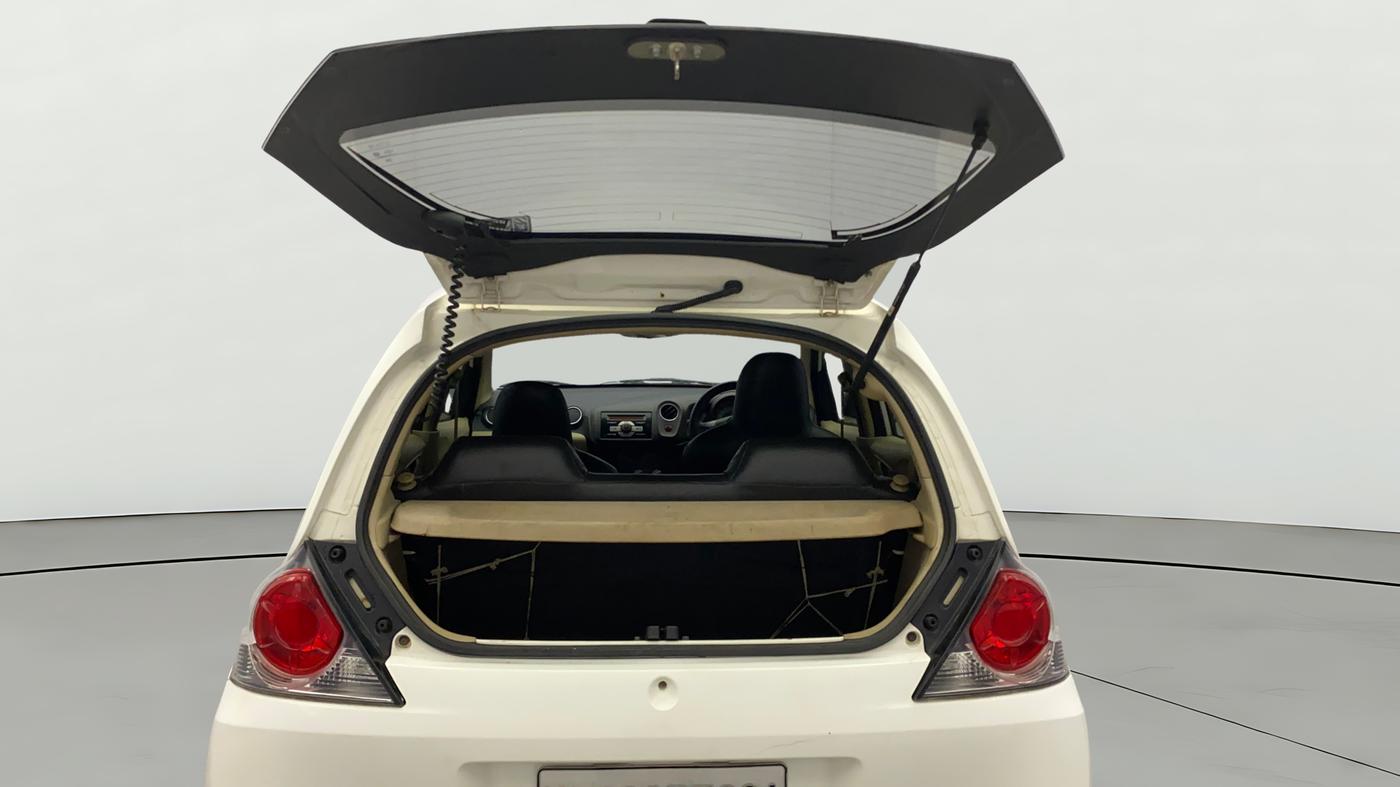 2013 Honda Brio S MT, Petrol, Manual, 79,070 km, Boot Door Open
