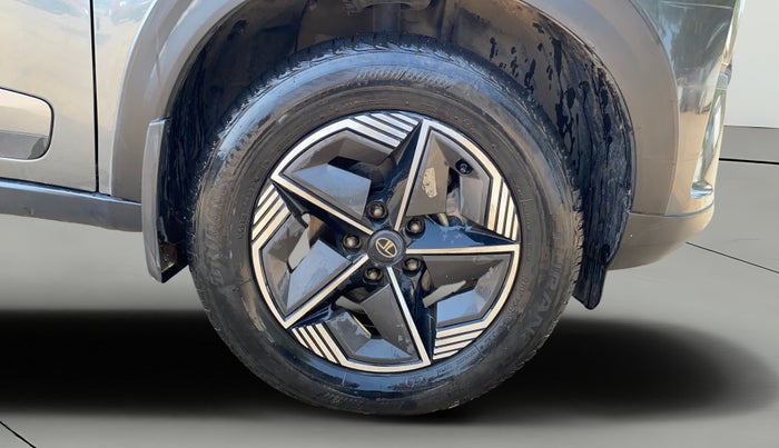 2023 Tata NEXON CREATIVE PLUS 1.2 REVOTRON 6 MT DT, Petrol, Manual, 23,710 km, Right Front Wheel