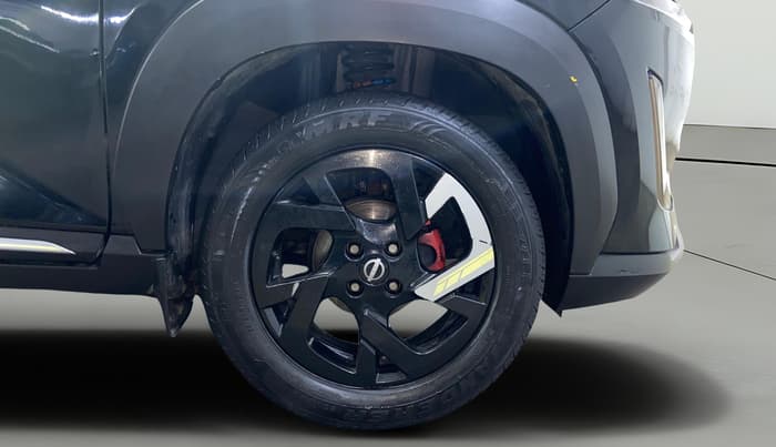 2024 Nissan MAGNITE Kuro Edition 1.0  MT , Petrol, Manual, 33,838 km, Right Front Wheel