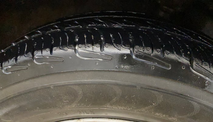 2015 Hyundai Eon ERA +, Petrol, Manual, 23,656 km, Right Front Tyre Tread