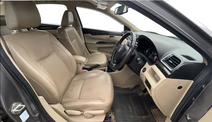 2017 Maruti Ciaz ZXI+, Petrol, Manual, 68,922 km, Right Side Front Door Cabin