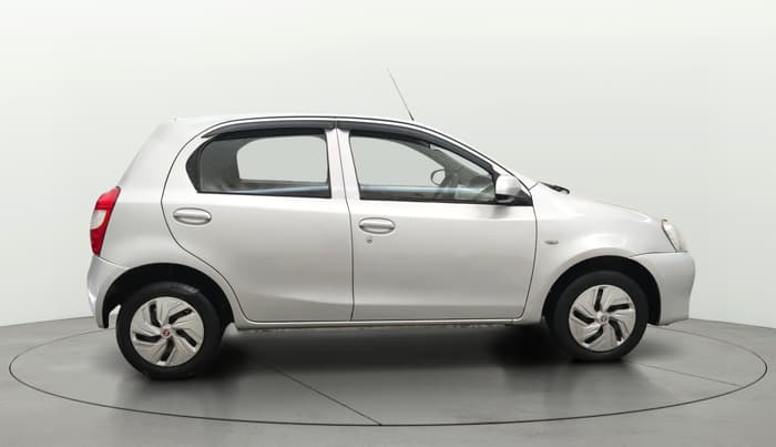 2015 Toyota Etios Liva GD, Diesel, Manual, 1,30,548 km, Right Side View
