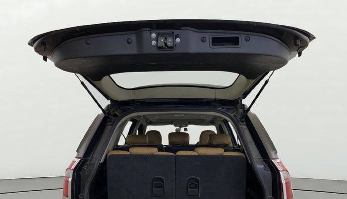 2021 Mahindra XUV500 W9 AT, Diesel, Automatic, 67,343 km, Boot Door Open