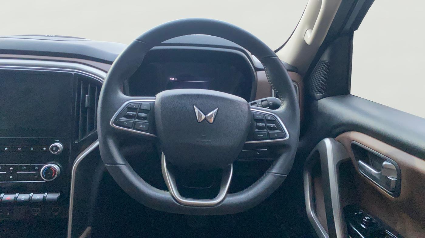2022 Mahindra SCORPIO-N Z8 L DIESEL AT 4WD 7 STR, Diesel, Automatic, 19,987 km, Steering Wheel Close Up