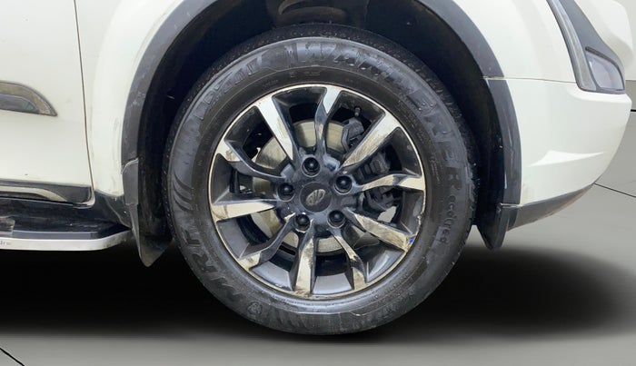 2019 Mahindra XUV500 W11 AT, Diesel, Automatic, 93,553 km, Right Front Wheel