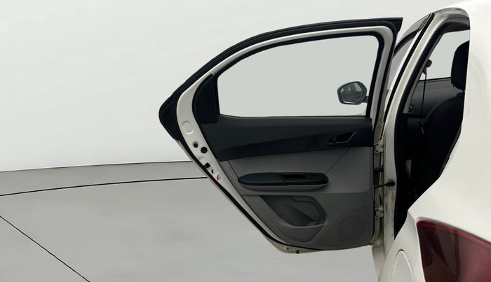 2022 Tata Tiago XT CNG, CNG, Manual, 67,346 km, LHS Rear Door