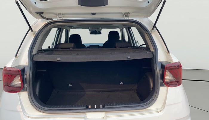 2020 Hyundai VENUE SX 1.5 CRDI, Diesel, Manual, 45,316 km, Boot Open Zoomed View