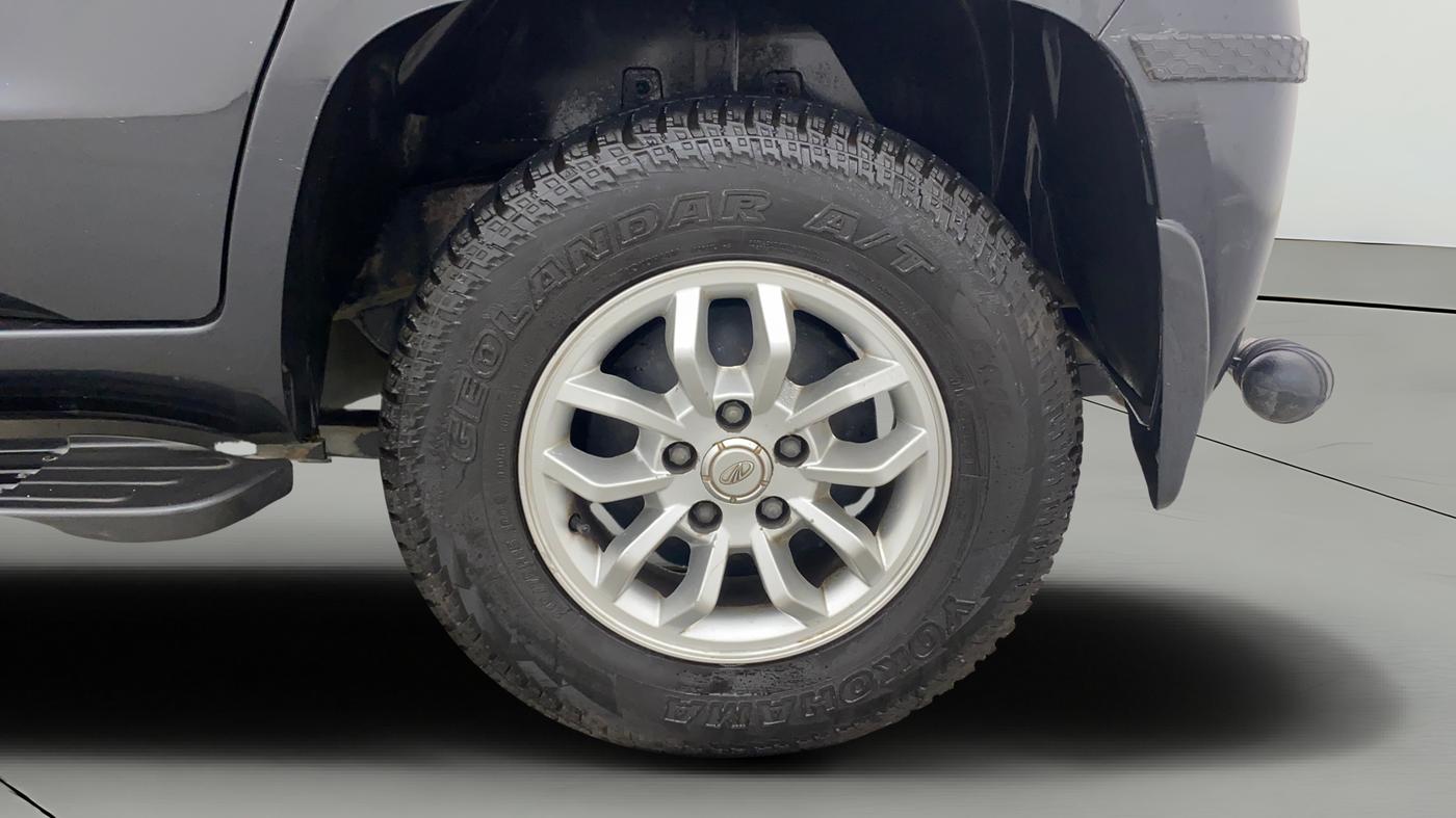2017 Mahindra TUV300 T8, Diesel, Manual, 54,026 km, Left Rear Wheel