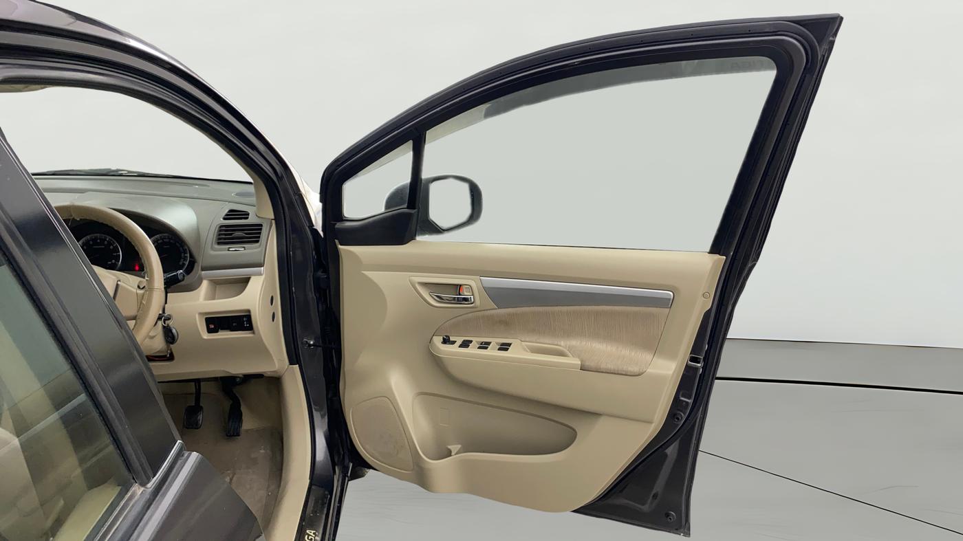 2016 Maruti Ertiga ZXI, Petrol, Manual, 87,681 km, RHS Front Door