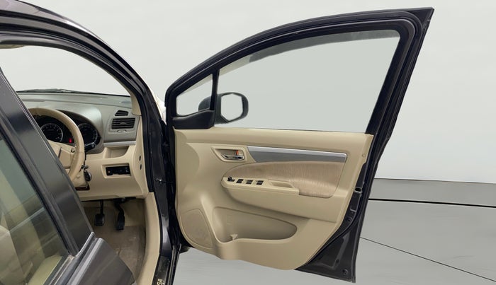 2016 Maruti Ertiga ZXI, Petrol, Manual, 86,966 km, RHS Front Door