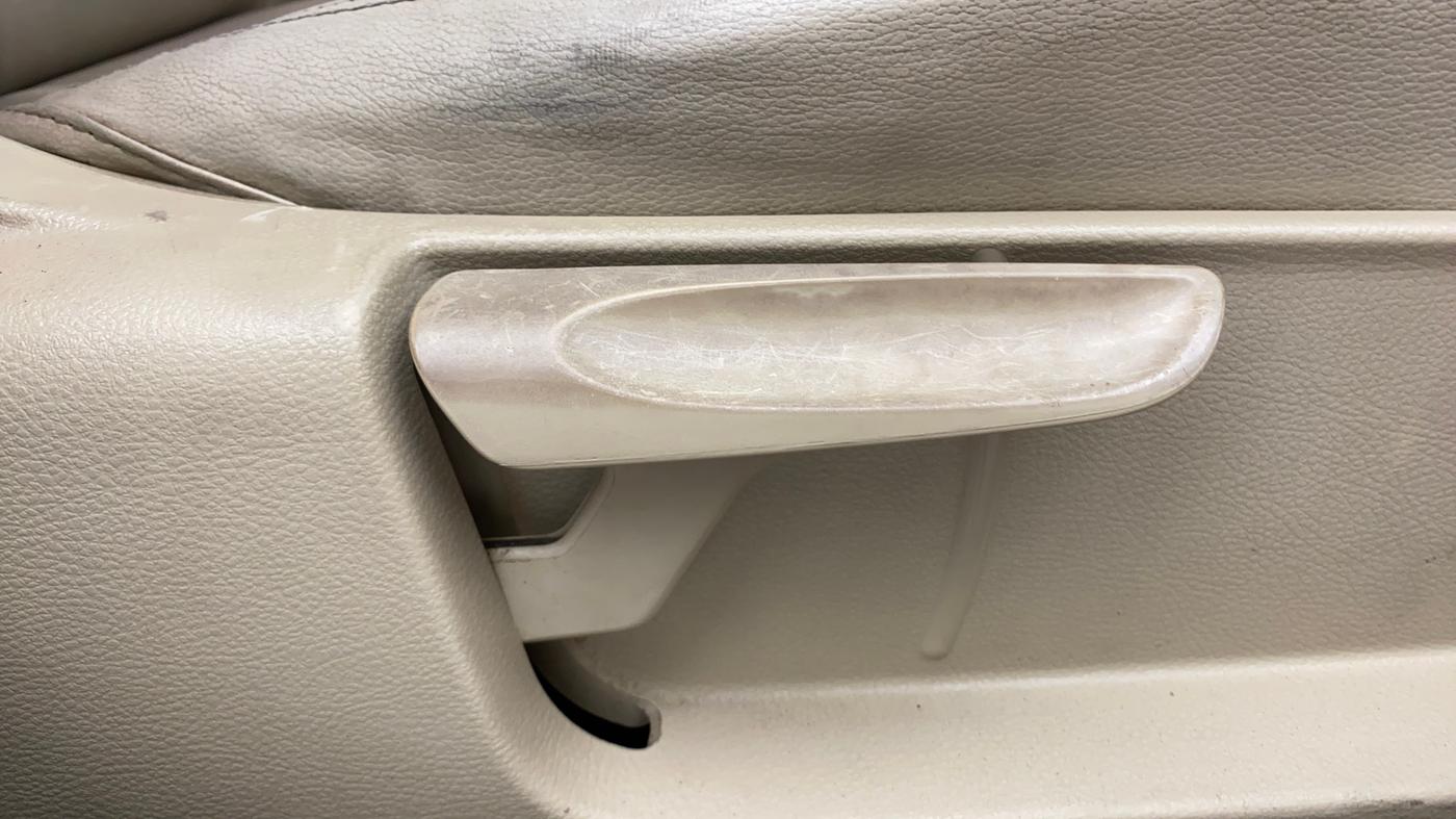 2014 Volkswagen Polo HIGHLINE1.2L, Petrol, Manual, 64,037 km, Driver Side Adjustment Panel