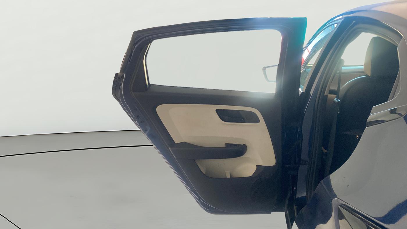 2023 Tata ALTROZ XM PLUS PETROL, CNG, Manual, 28,172 km, LHS Rear Door