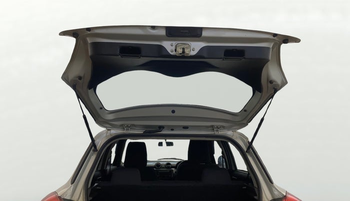 2018 Maruti Swift VXI, CNG, Manual, 87,544 km, Boot Door Open