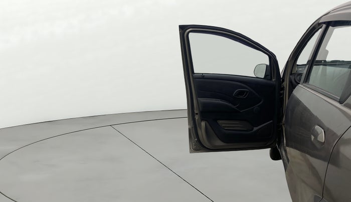 2017 Datsun Redi Go T (O), Petrol, Manual, 77,322 km, LHS Front Door