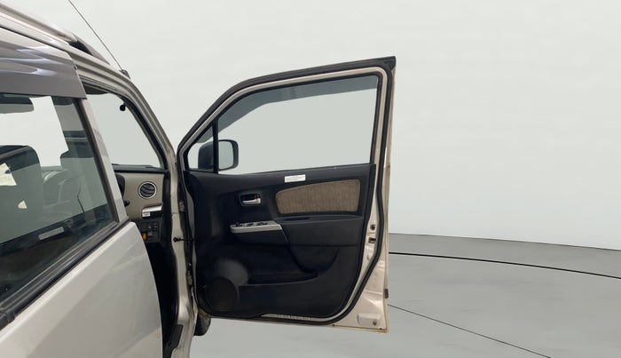 2015 Maruti Wagon R 1.0 VXI AMT, CNG, Automatic, 74,689 km, RHS Front Door