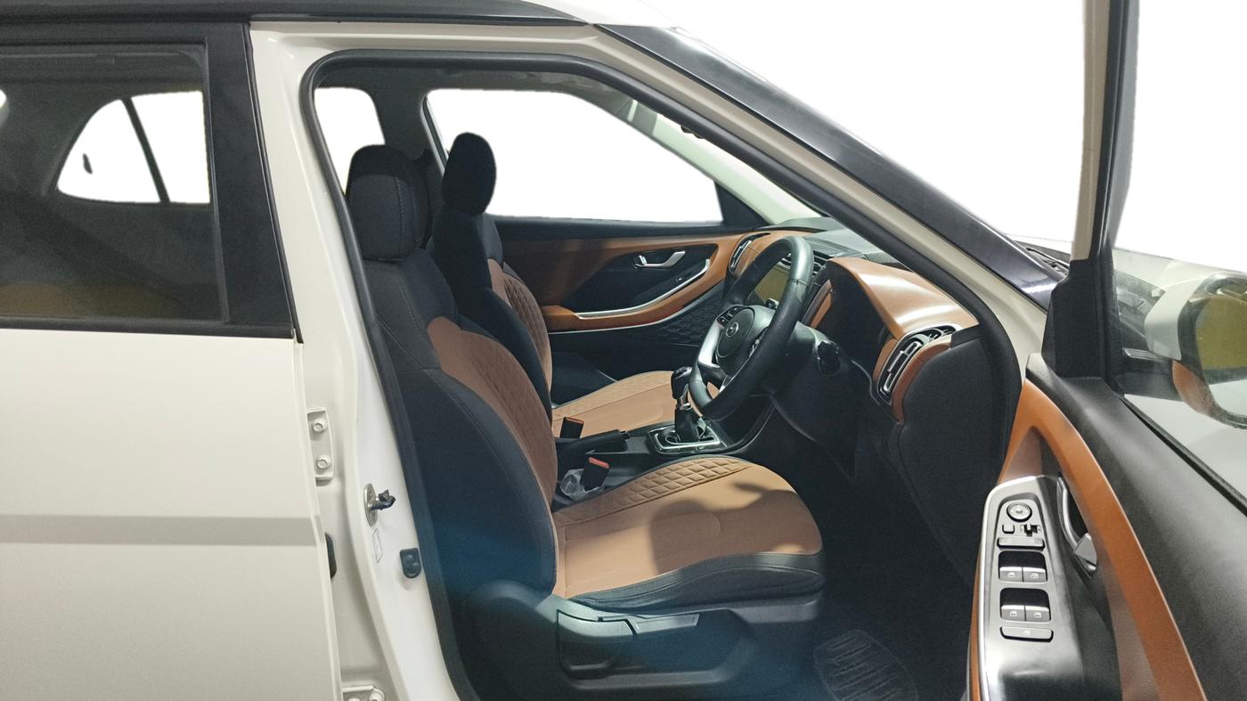 2022 Hyundai ALCAZAR PRESTIGE 2.0 MT 7STR, Petrol, Manual, 75,398 km, Right Side Front Door Cabin
