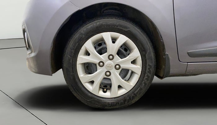 2016 Hyundai Grand i10 SPORTZ 1.2 KAPPA VTVT, Petrol, Manual, 35,189 km, Left Front Wheel