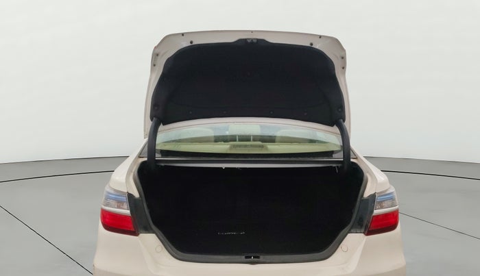 2016 Toyota Camry HYBRID, Hybrid, Automatic, 75,189 km, Boot Door Open