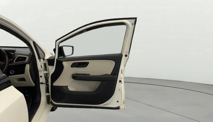 2021 Tata ALTROZ XT PETROL, Petrol, Manual, 61,105 km, RHS Front Door