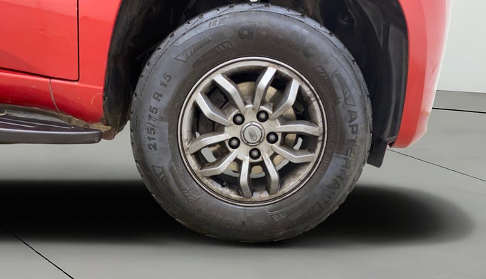 2018 Mahindra TUV300 T10, Diesel, Manual, 1,02,111 km, Right Front Wheel