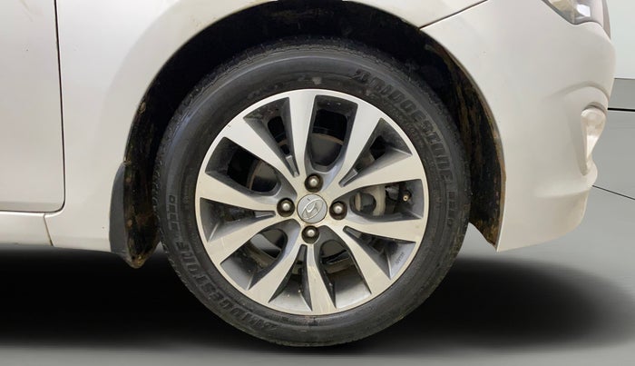 2017 Hyundai Verna 1.6 VTVT SX (O), Petrol, Manual, 74,214 km, Right Front Wheel