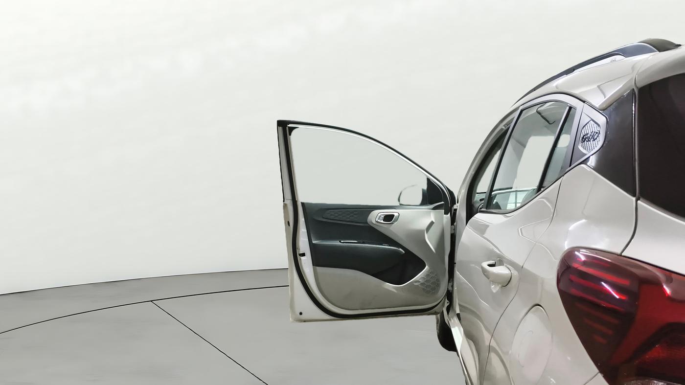 2023 Hyundai GRAND I10 NIOS SPORTZ AMT 1.2 KAPPA VTVT, Petrol, Automatic, 18,951 km, LHS Front Door