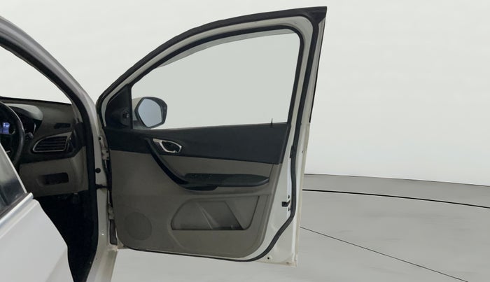 2019 Tata Tiago XZ PLUS PETROL, Petrol, Manual, 68,757 km, RHS Front Door