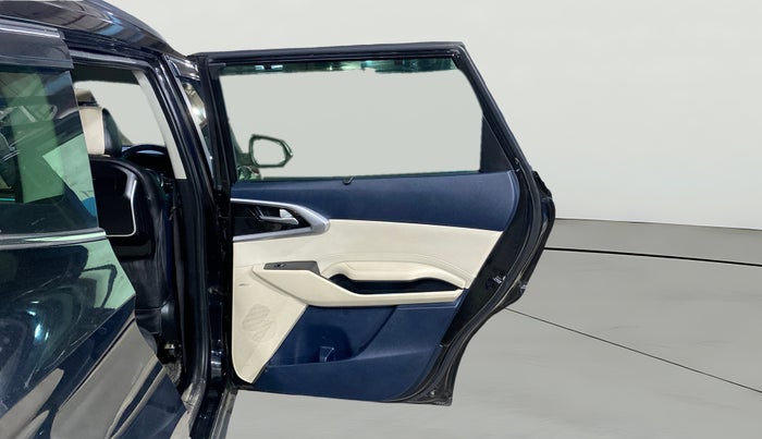 2022 KIA CARENS LUXURY PLUS 1.4 PETROL 7 STR, Petrol, Manual, 43,820 km, RHS Rear Door