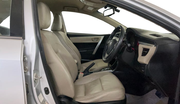 2016 Toyota Corolla Altis VL CVT PETROL, Petrol, Automatic, 90,628 km, Right Side Front Door Cabin