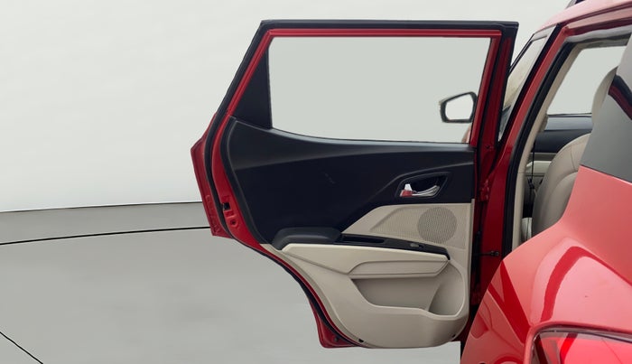 2022 Mahindra XUV300 W8 (O) 1.5 DIESEL AMT, Diesel, Automatic, 32,332 km, LHS Rear Door