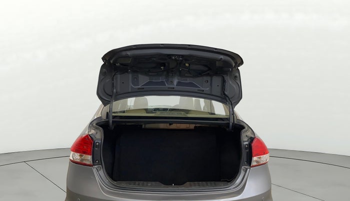 2015 Maruti Ciaz ZXI+, CNG, Manual, 78,804 km, Boot Door Open