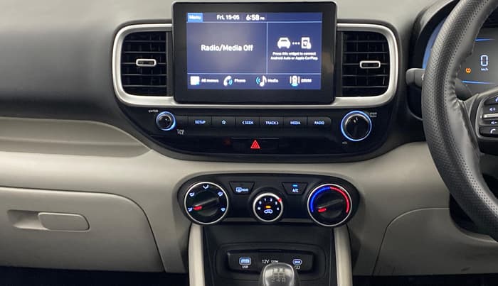 2025 Hyundai VENUE S(O) 1.2, Petrol, Manual, 13,584 km, Air Conditioner