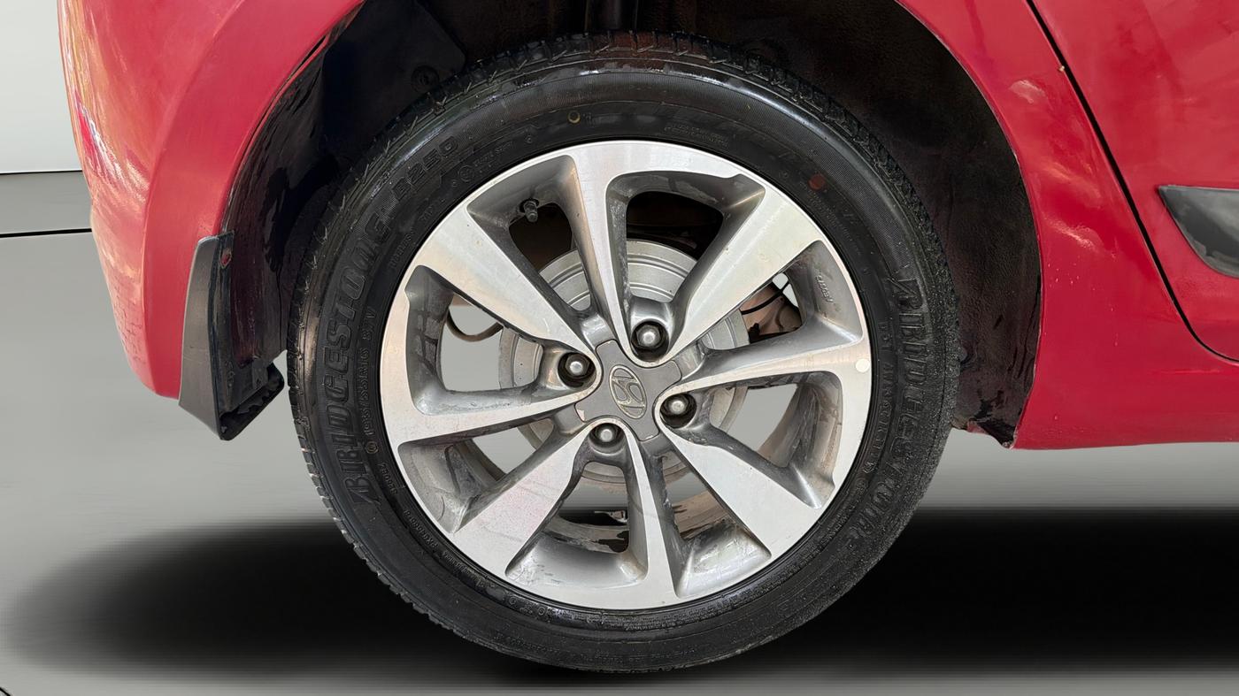 2016 Hyundai Elite i20 ASTA 1.2 (O), Petrol, Manual, 82,680 km, Right Rear Wheel